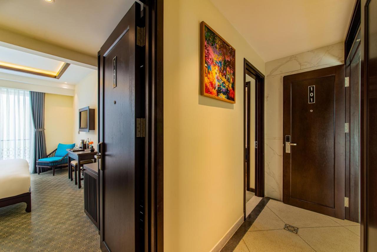Hoi An Merrily De Art Hotel Exterior photo
